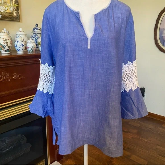 Lilly Pulitzer Blue Chambray Bell Sleeve Top with Lace Trim – Size L - Picture 2 of 7